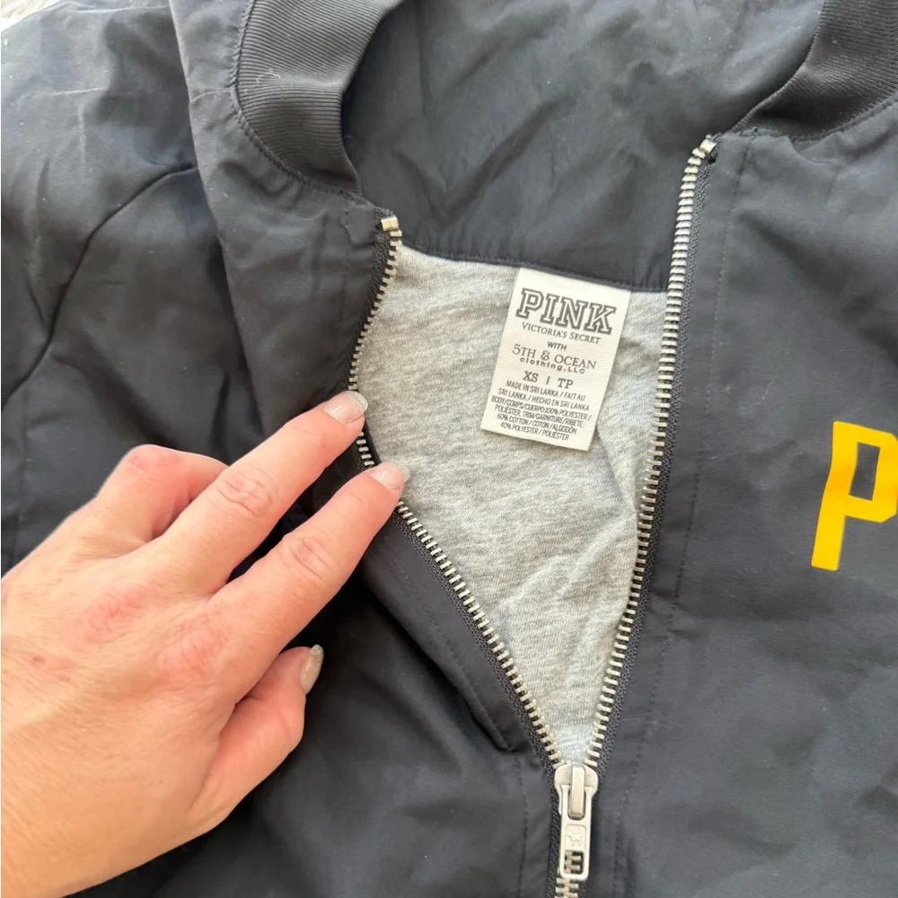 Victoria Secret Pink MLB Pittsburgh Pirates Jacket - Picture 4 of 4